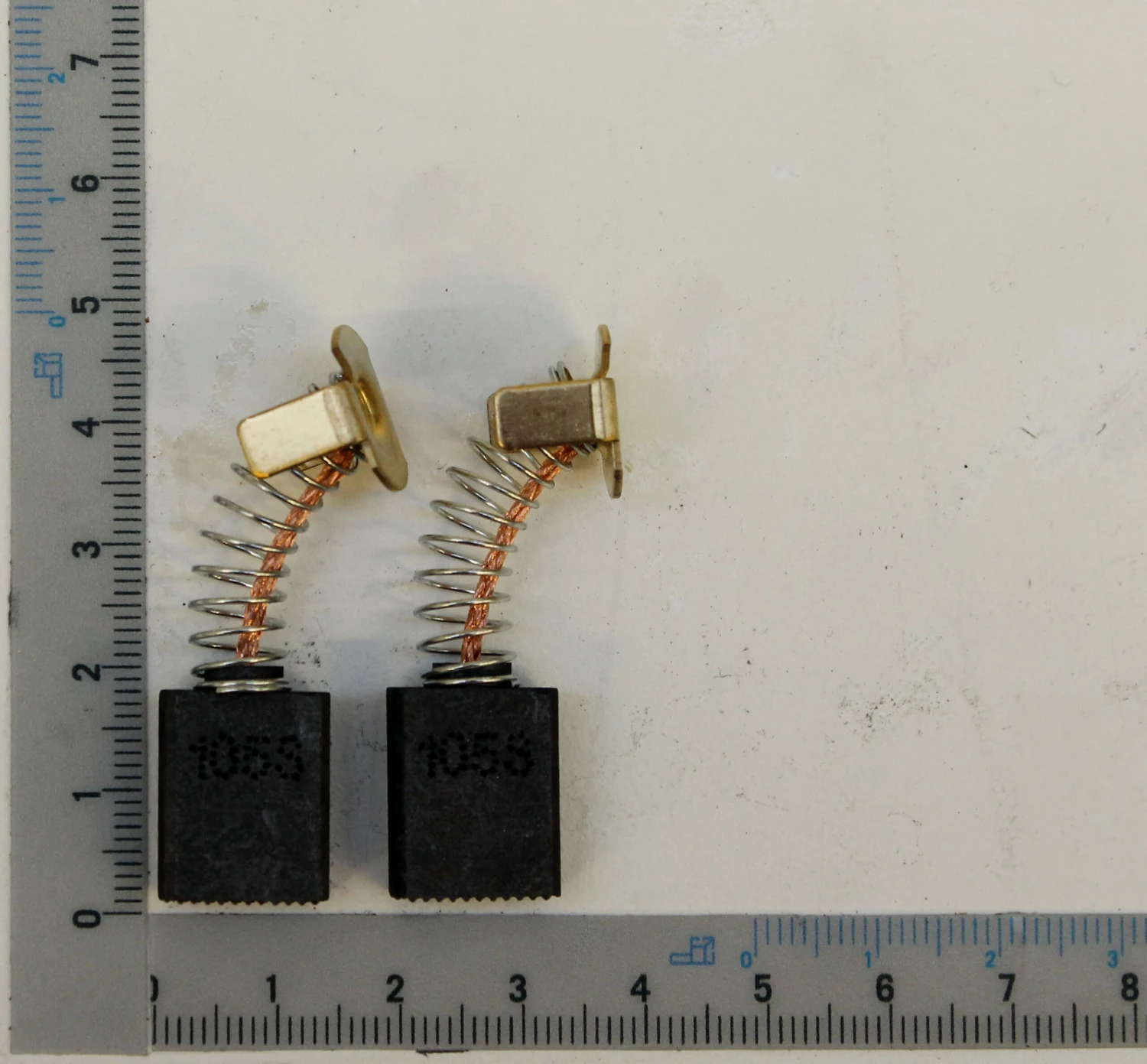 SCHEPPACH - Jeu De 2 Charbons Pour Scie Onglet Radiale Kity MS 254 / HMS 850 Et HM 120 L - Pièces Détachées