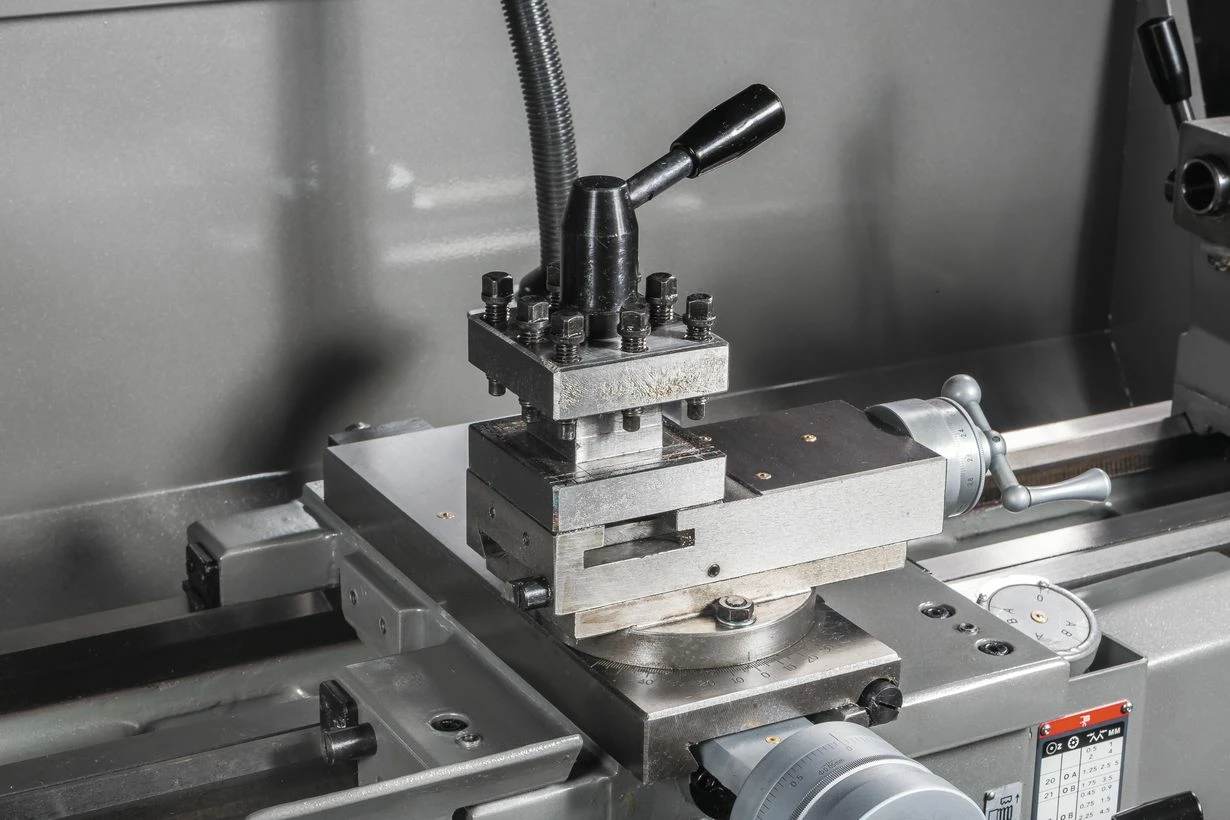 PROMAC - GHB-1340A-FT Tour à Métaux 400V 1500W - Entre Pointes 1015 Mm – Image 4